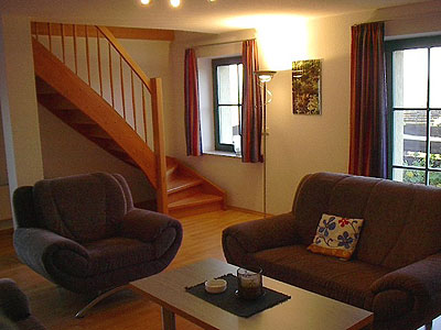 Wohnzimmer_Eibe_mit_Treppe02